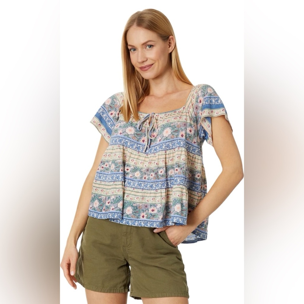 Lucky Brand <NWT> | Printed Peasant Blouse in a mixed floral pattern.